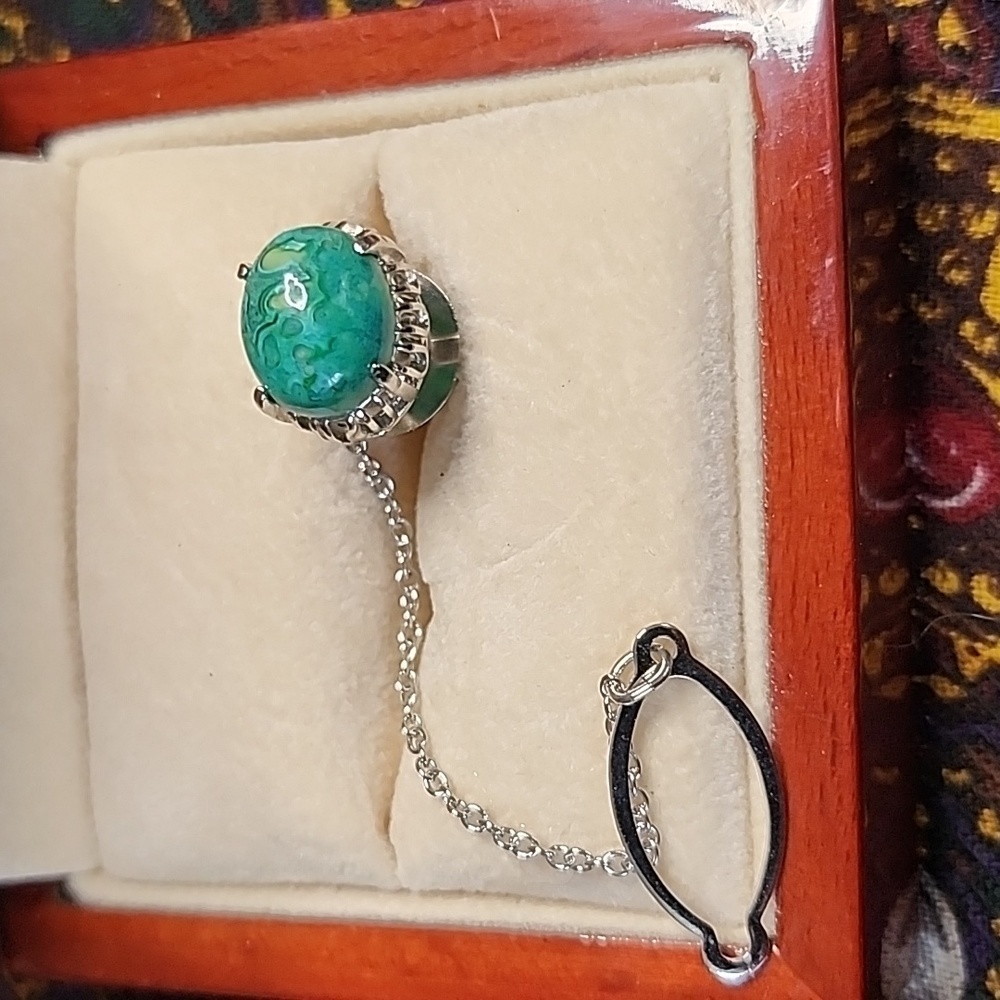 Tie tack (tie brooch pin) stone